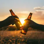 La rivalsa della birra: uno studio ammette che fa bene