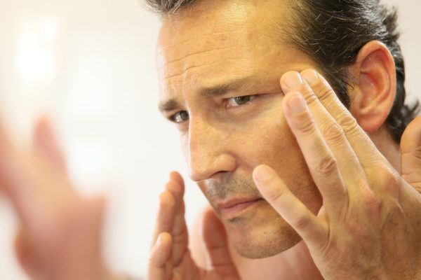 Uomini sempre più vanitosi: cresce la richiesta di trattamenti estetici