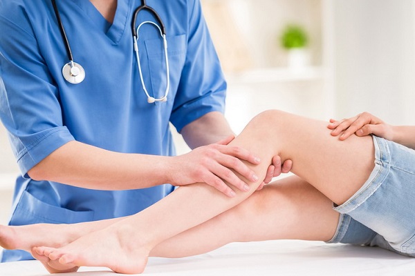 La protesi al ginocchio, quando serve l’intervento chirurgico